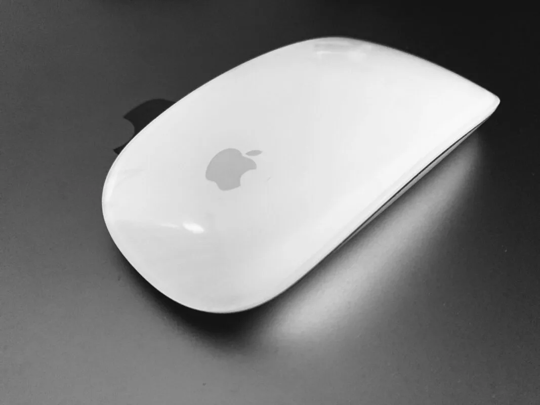 chuot-khong-day-apple-magic-mouse-2-thiet-ke-tinh-te-trai-nghiem-muot-ma